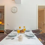 Apartment Awesome In With Wifi