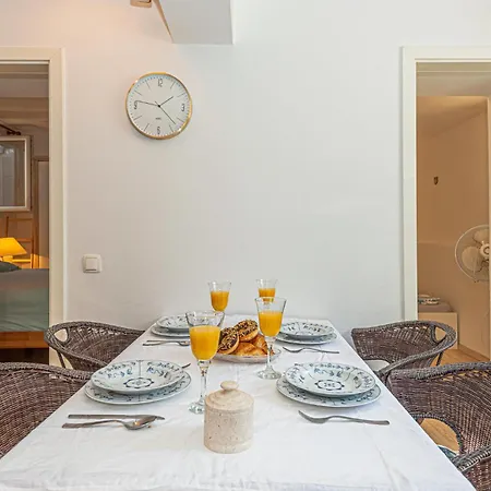 Apartamento Awesome In With Wifi