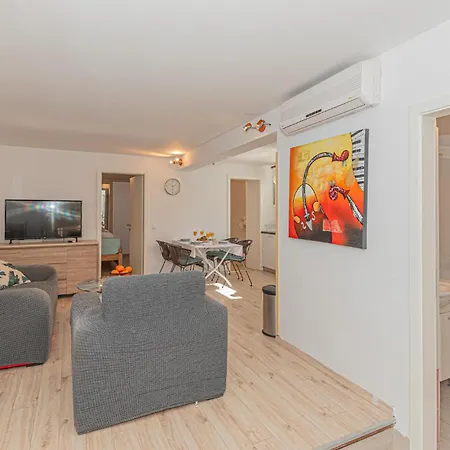 Awesome In With Wifi Šibenik