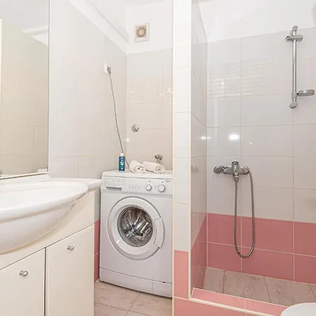 Apartamento Awesome In With Wifi