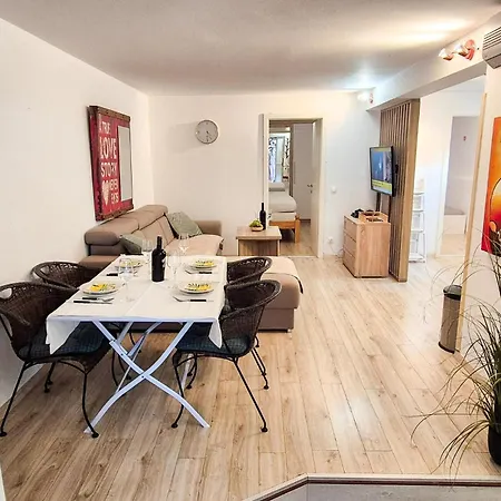 Apartman Pet Friendly In Zaboric With Wifi Šibenik