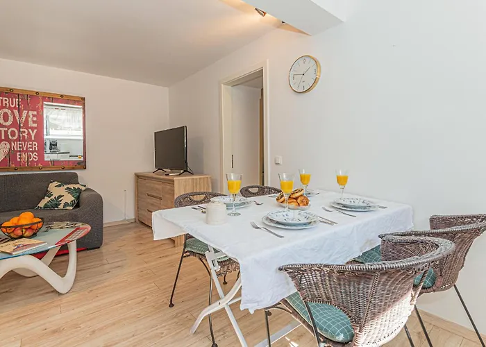 Apartman Awesome In With Wifi